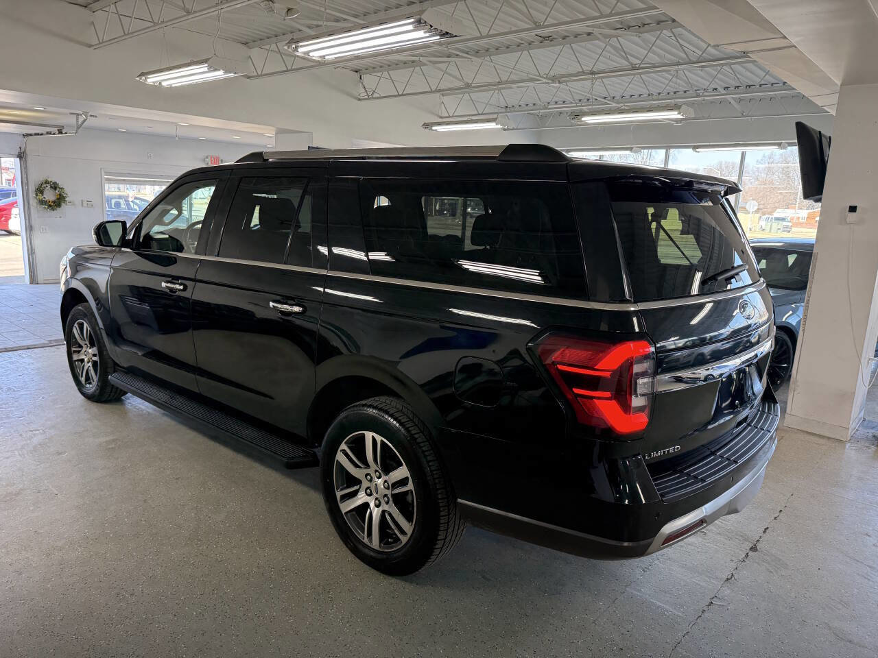 Used 2024 Ford Expedition Max Limited image 9
