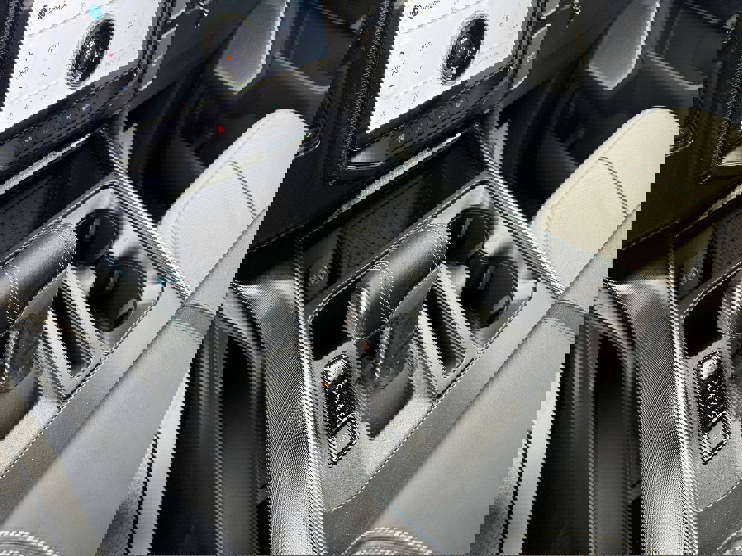 New 2023 Ford F150 Lightning Platinum image 14