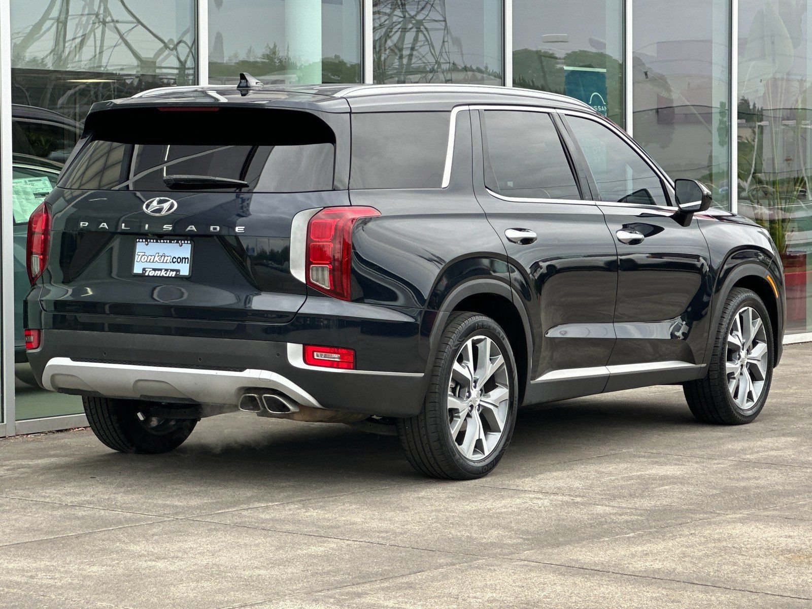 Used 2021 Hyundai Palisade SEL w/ Premium Package FWD image 3