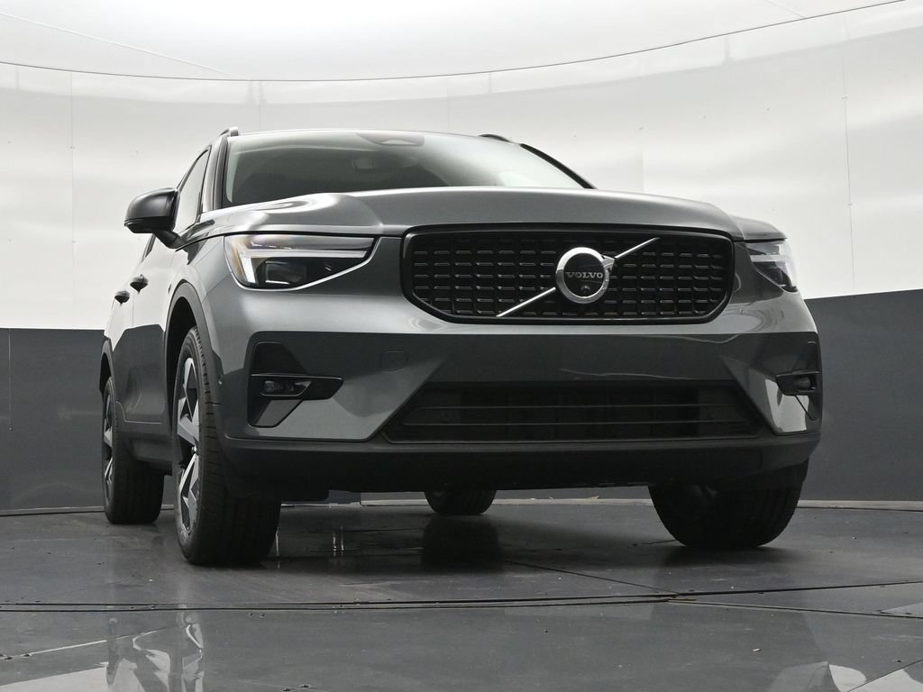 New 2026 Volvo XC40 B5 Plus w/ Climate Package AWD/4WD image 28