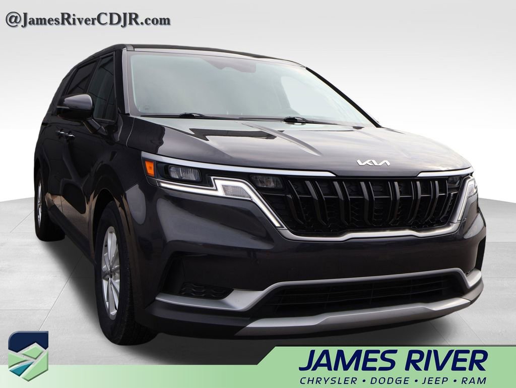 Used 2023 Kia Carnival LX image 6