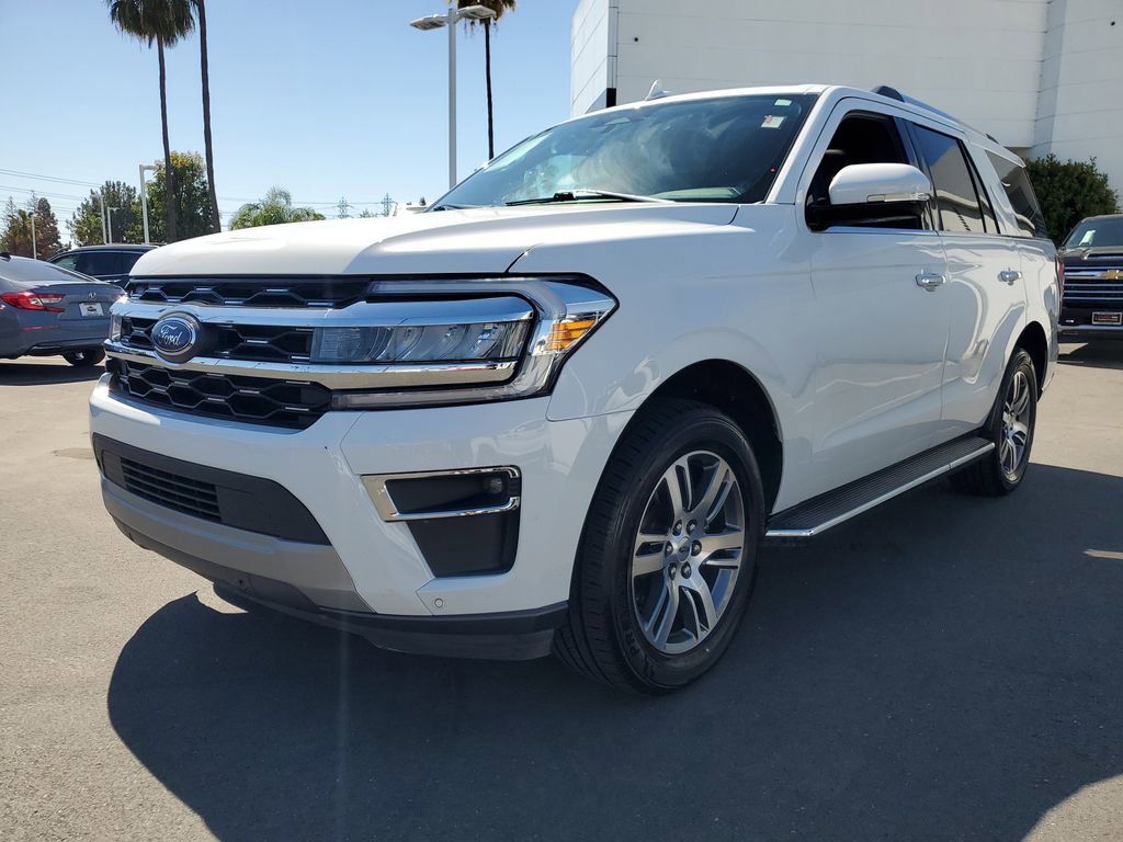 Used 2023 Ford Expedition Limited image 2