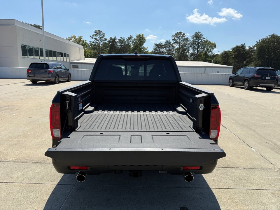 Used 2024 Honda Ridgeline Black Edition image 14
