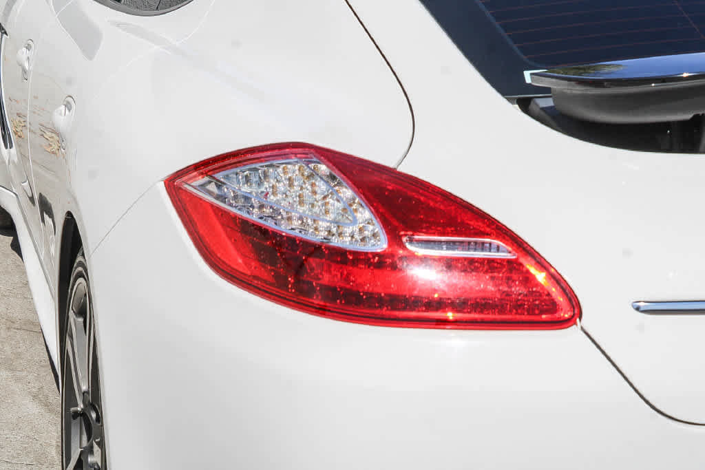 Used 2012 Porsche Panamera RWD image 7