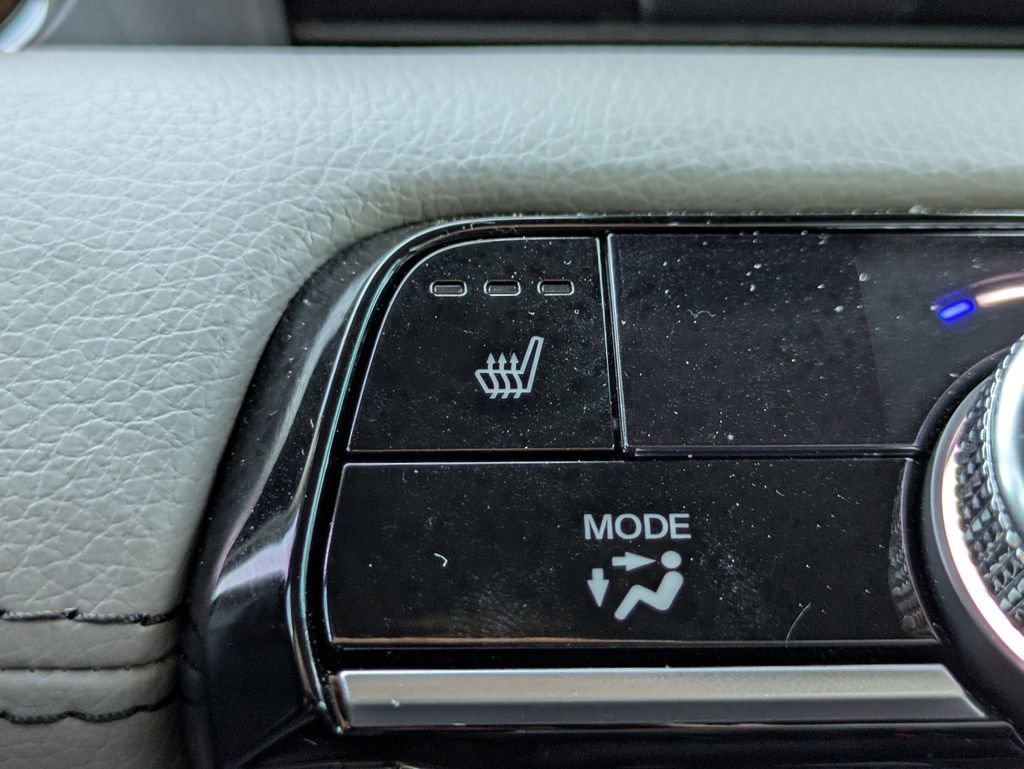 Used 2025 Honda Pilot Touring image 25