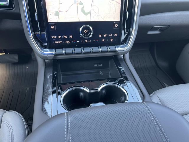 Used 2025 GMC Yukon XL Elevation w/ Elevation Premium Package image 37