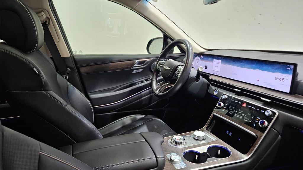 Used 2025 Genesis GV80 3.5T Advanced image 17