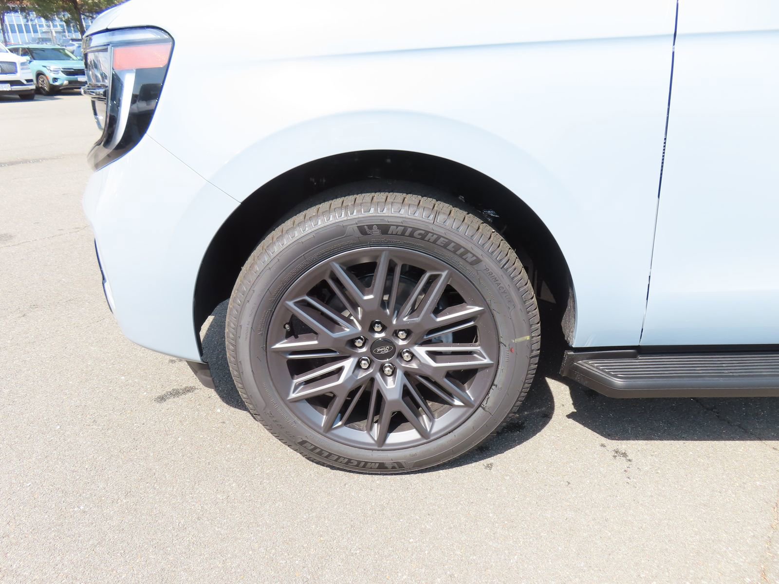 New 2026 Ford Expedition Platinum image 9