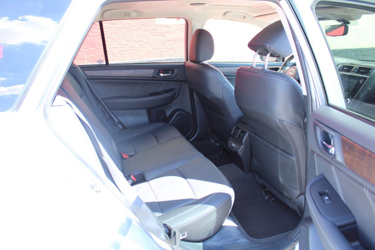 Used 2018 Subaru Outback 3.6R Limited image 16