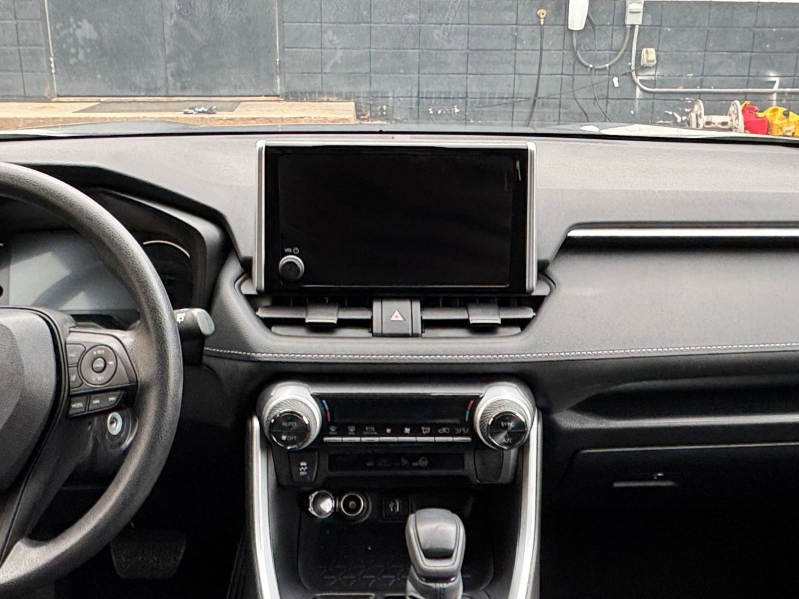 Used 2025 Toyota RAV4 LE image 21