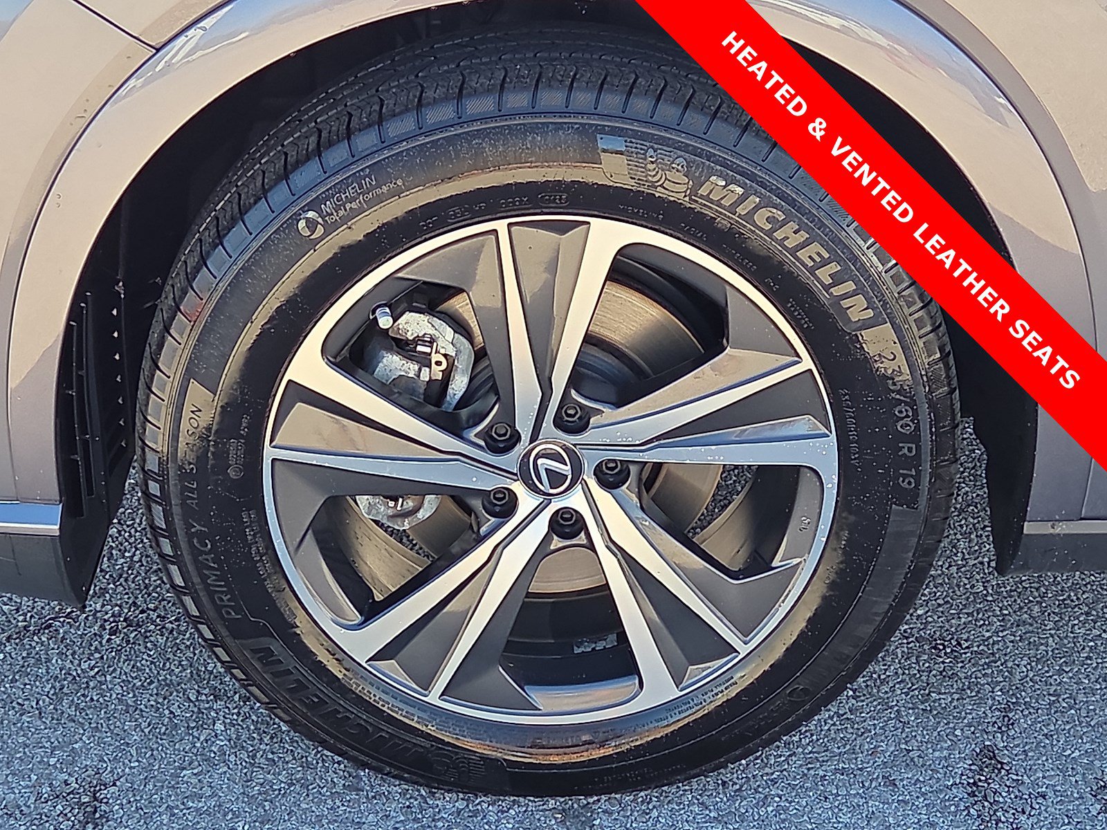 Used 2023 Lexus RX 350 Premium w/ Accessory Package (Z1) AWD/4WD image 7