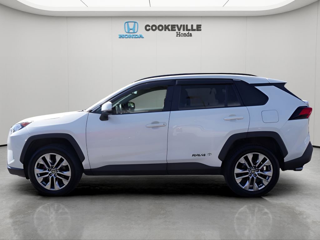 Used 2021 Toyota RAV4 XLE Premium image 6