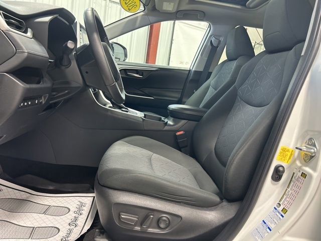 Used 2020 Toyota RAV4 XLE w/ Convenience Package image 13