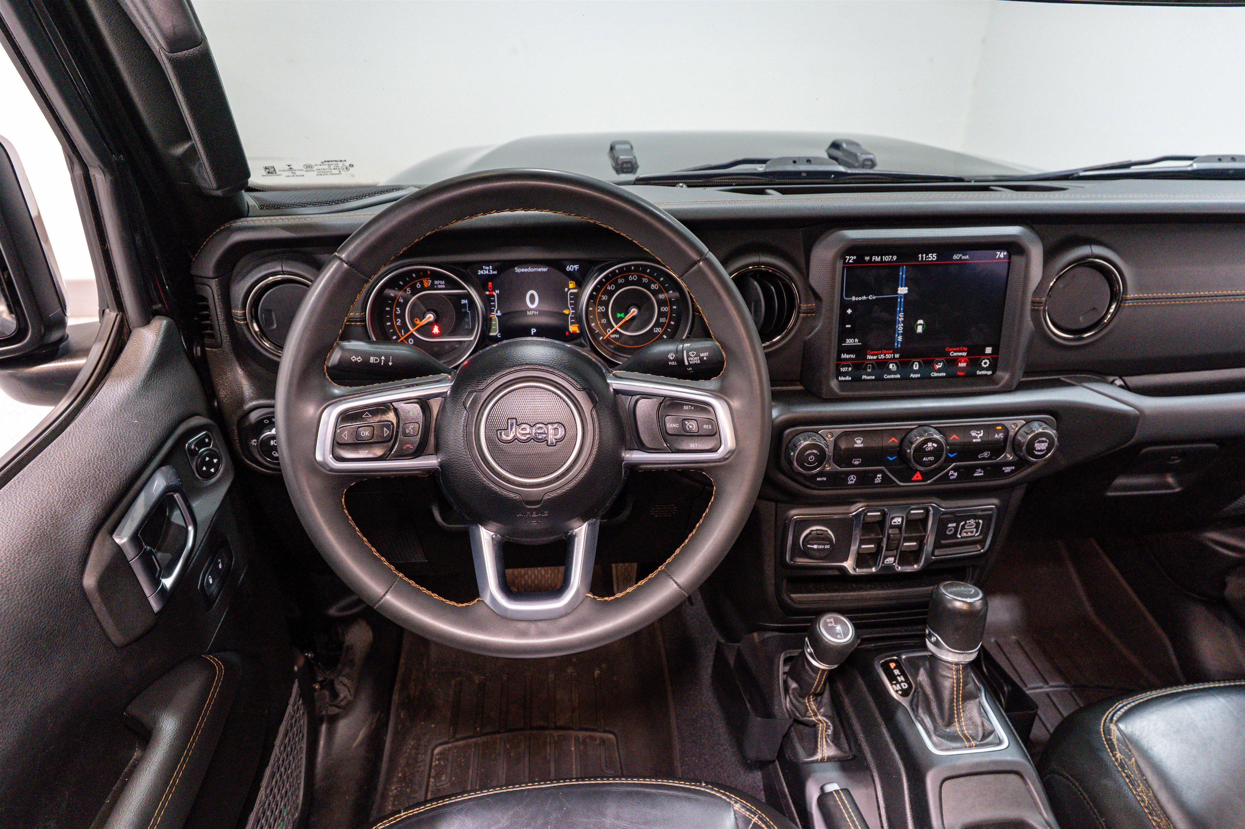 Used 2023 Jeep Gladiator Overland AWD/4WD image 13