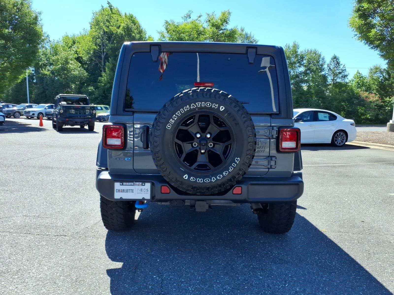 Used 2023 Jeep Wrangler Unlimited w/ Cold Weather Group AWD/4WD image 18