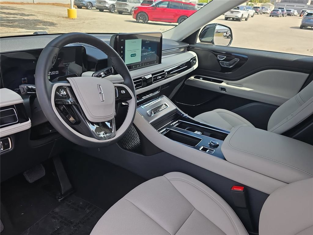 New 2026 Lincoln Aviator 2WD image 15