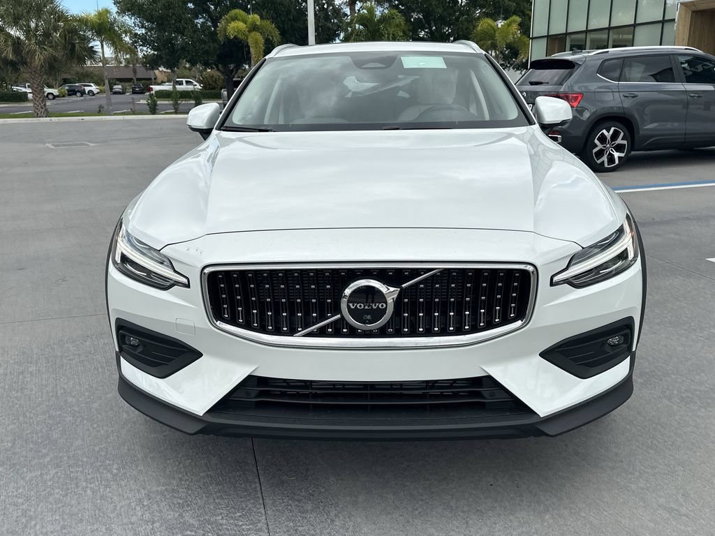 New 2026 Volvo V60 B5 Cross Country Plus w/ Protection Package Premier AWD/4WD image 3