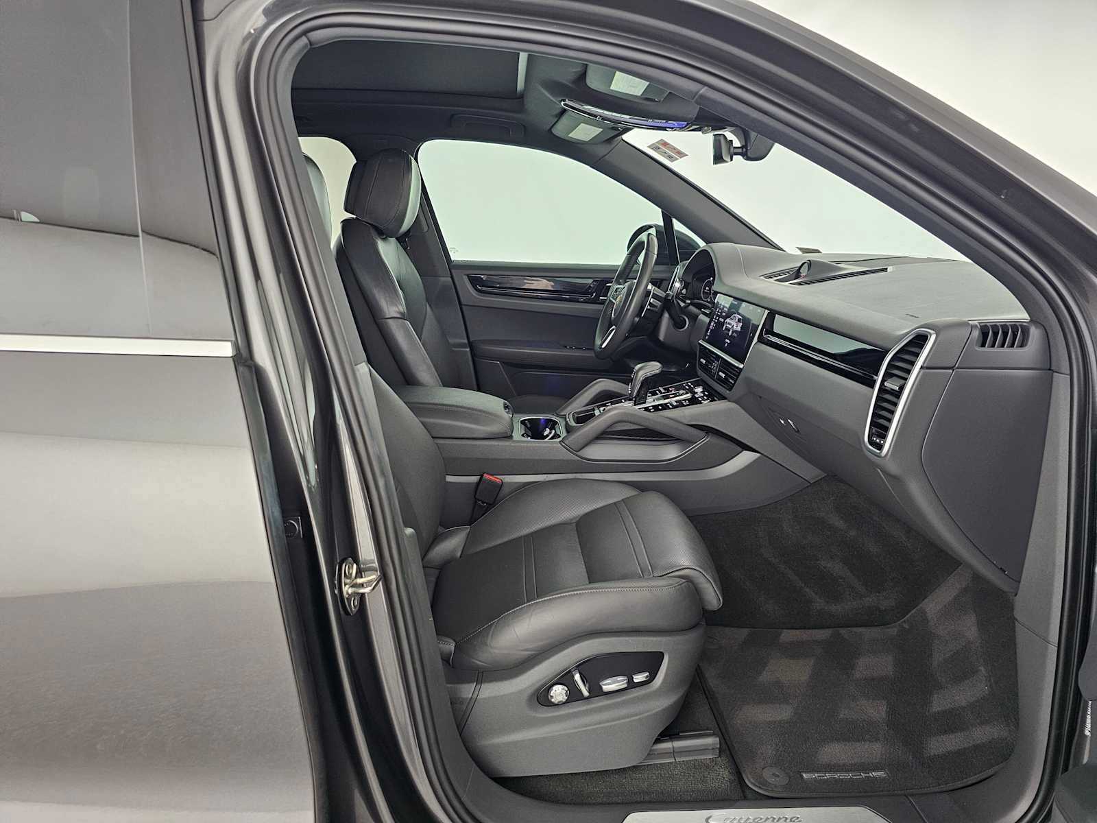 Used 2020 Porsche Cayenne image 10