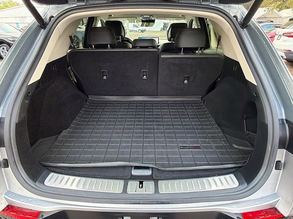 Used 2023 Genesis GV70 2.5T Select w/ Select Package image 11