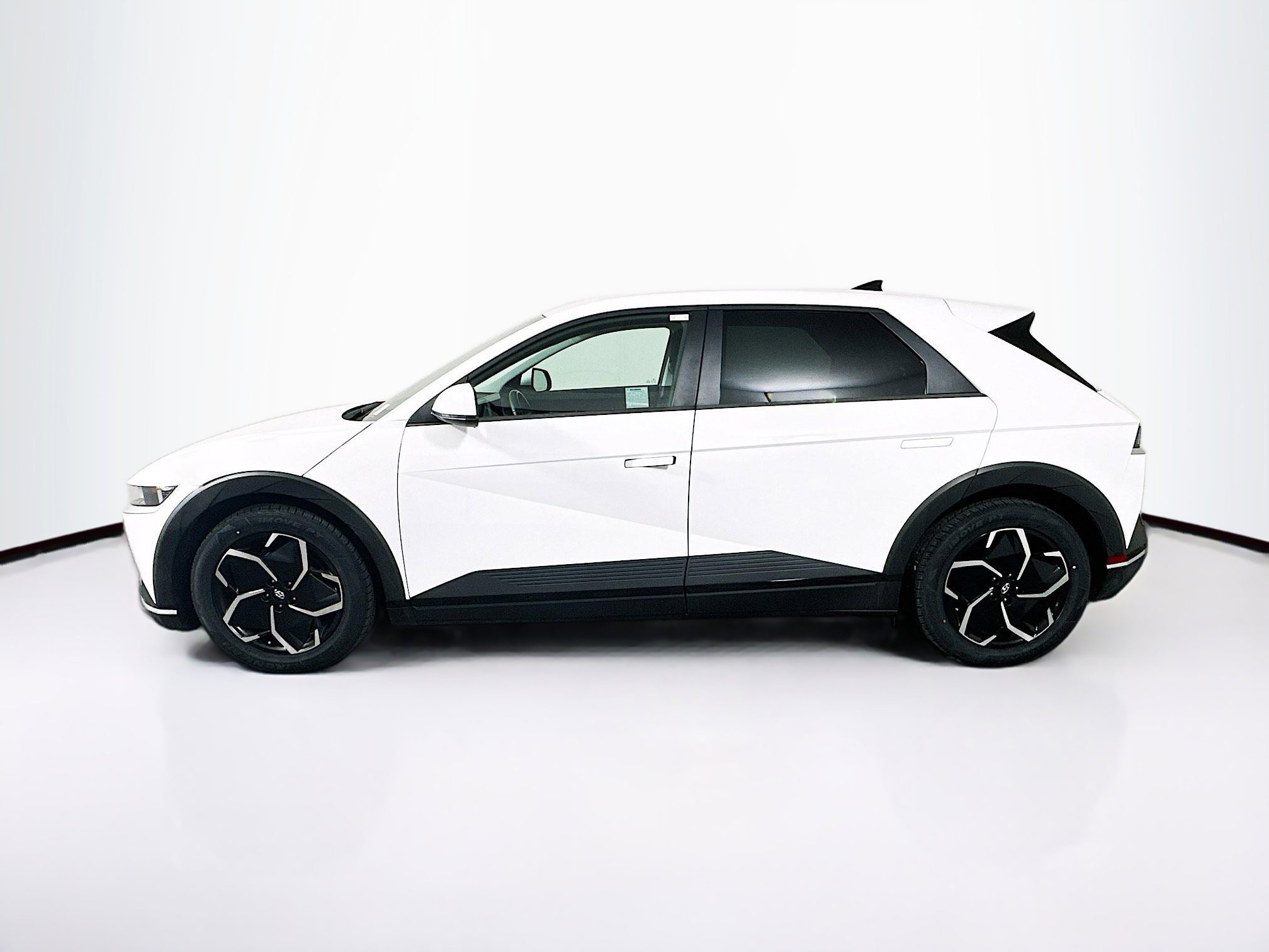 Used 2024 Hyundai Ioniq 5 SE RWD image 4