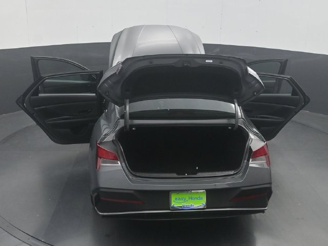 Used 2026 Hyundai Elantra Sport FWD image 53