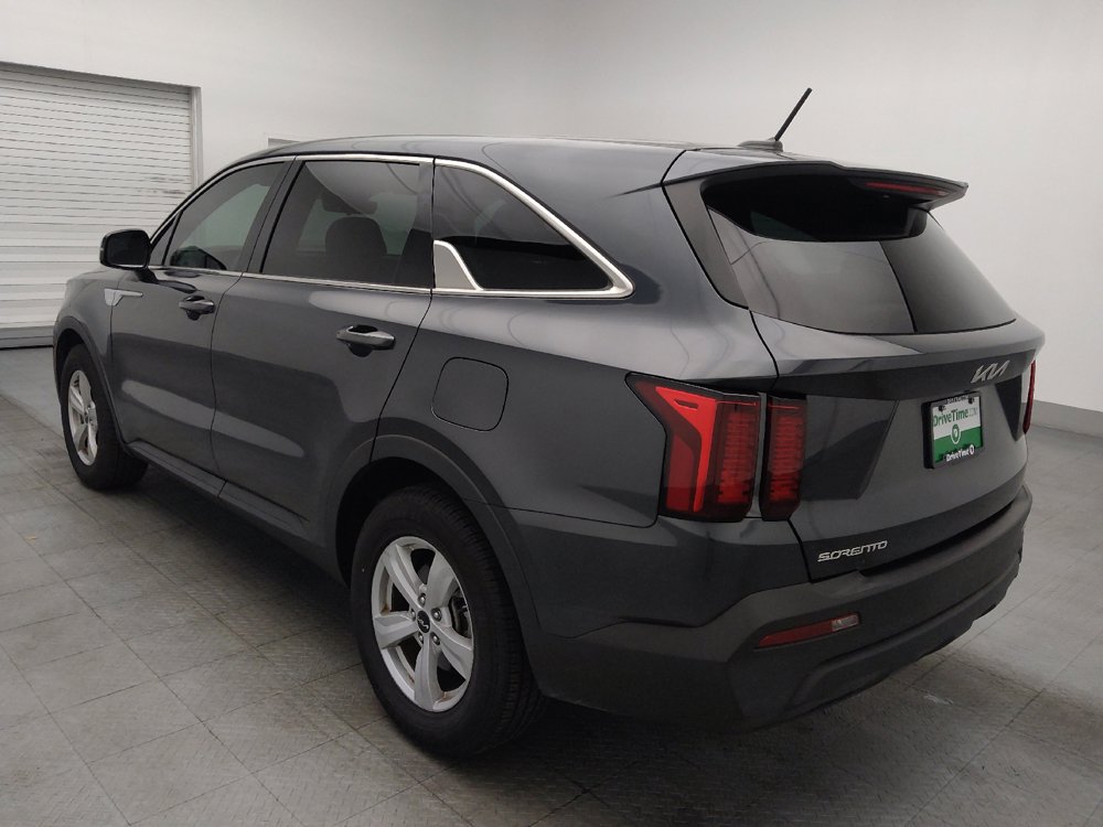 Used 2023 Kia Sorento LX FWD image 5