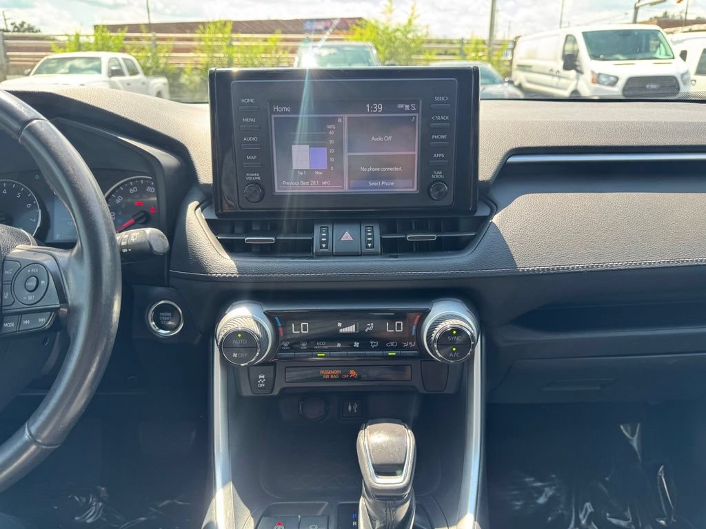 Used 2019 Toyota RAV4 XLE Premium FWD image 27