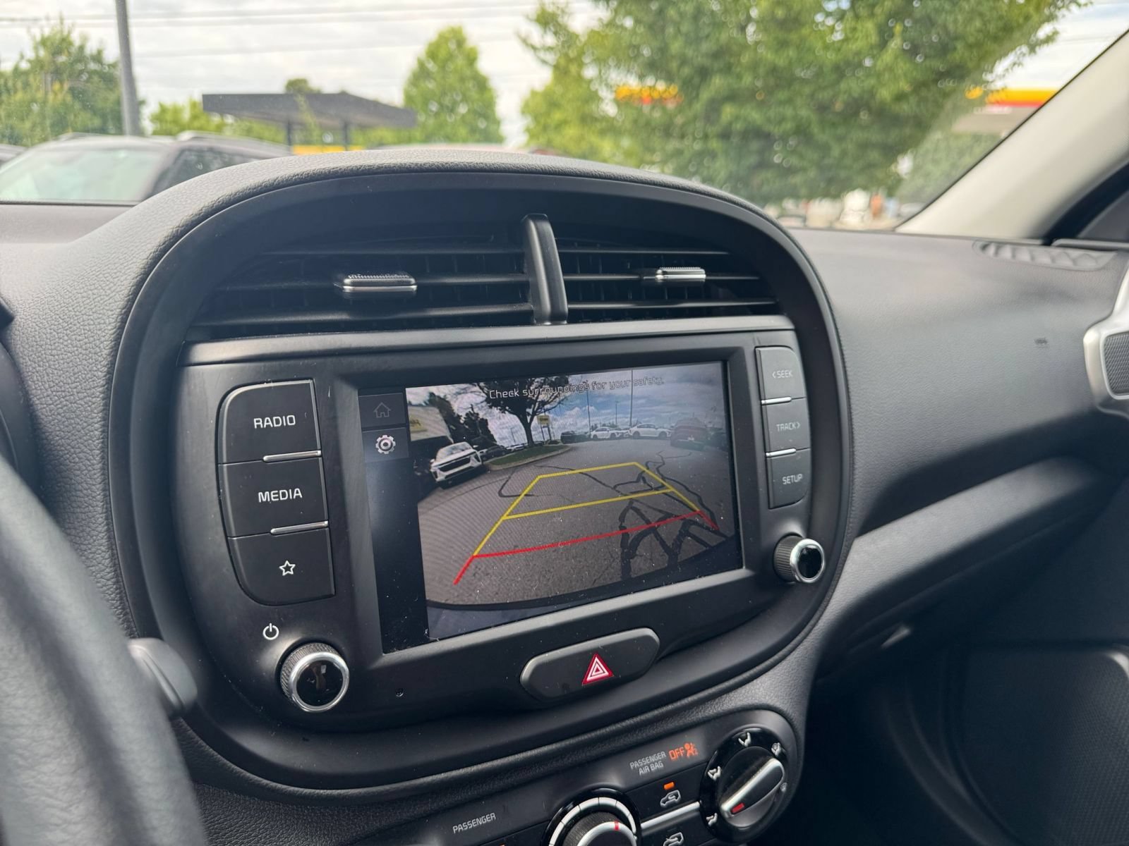Used 2025 Kia Soul LX w/ LX Technology Package FWD image 22
