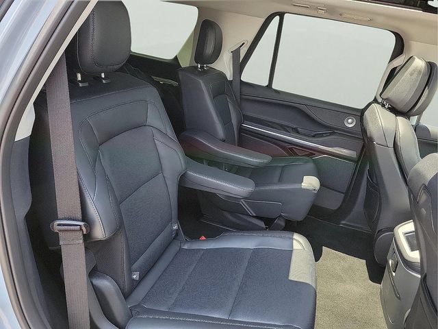 Used 2026 Lincoln Navigator Reserve AWD/4WD image 16