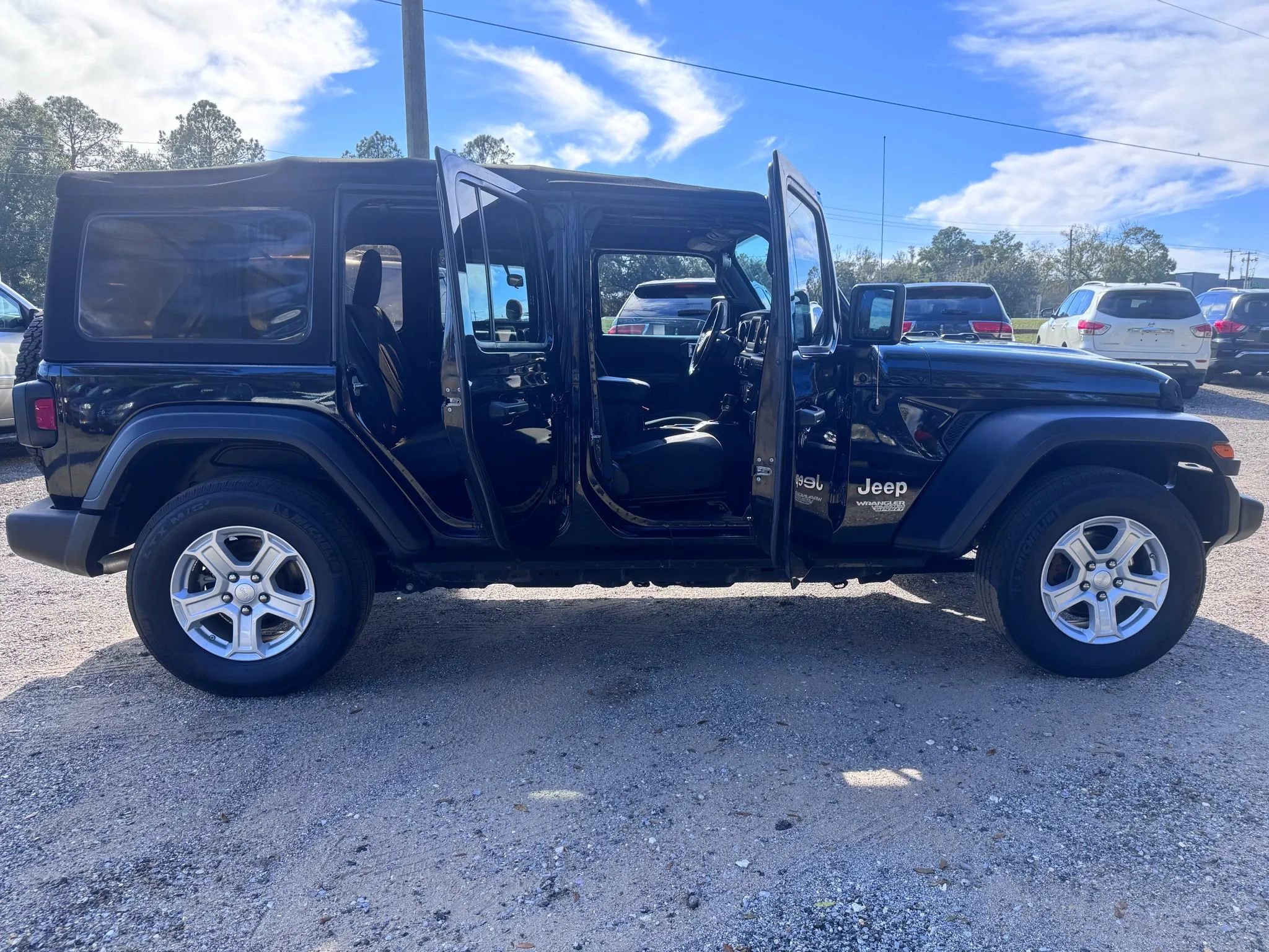 Used 2018 Jeep Wrangler Unlimited Sport S image 11