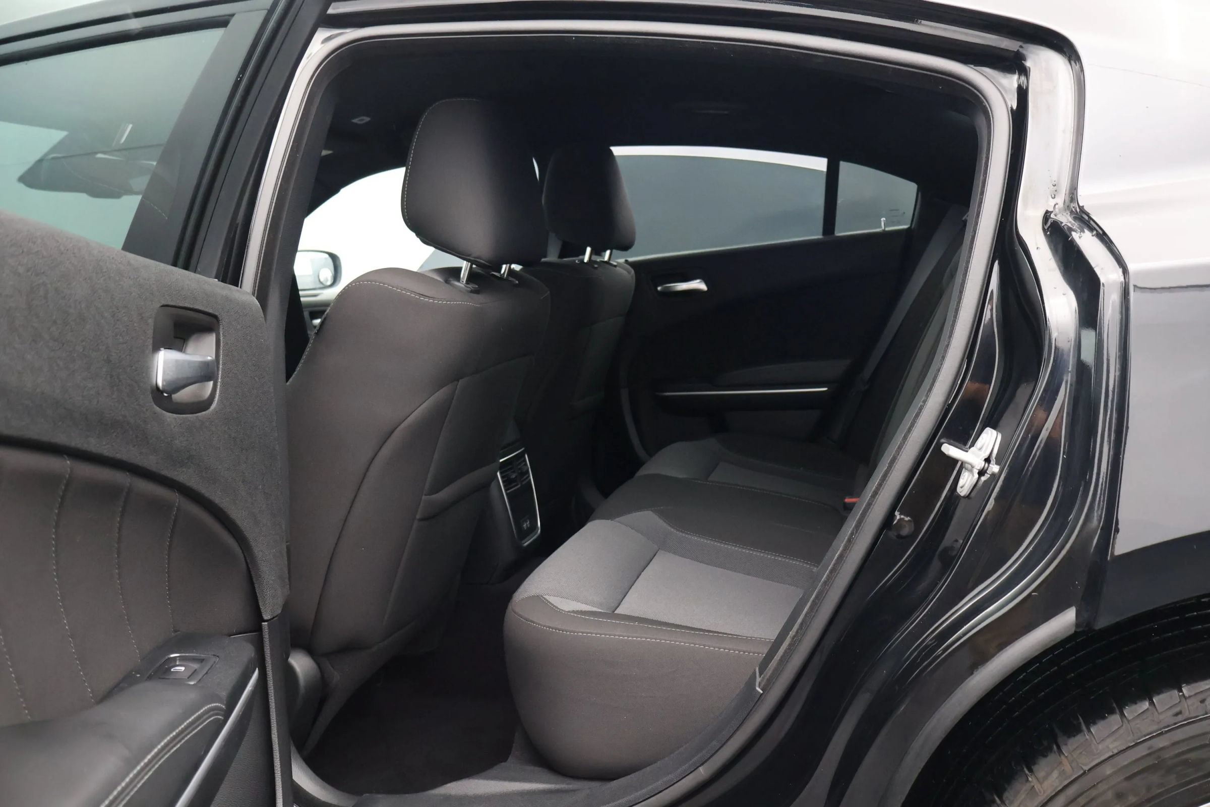 Used 2020 Dodge Charger SXT AWD/4WD image 15
