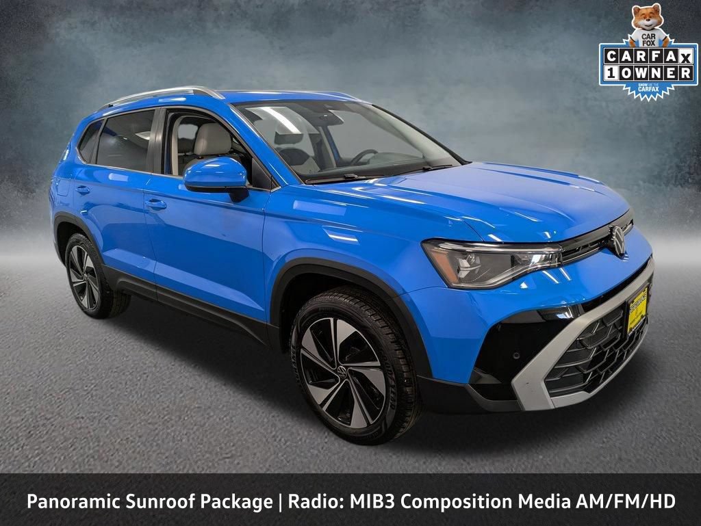 Used 2025 Volkswagen Taos SE w/ Panoramic Sunroof Package AWD/4WD image 3