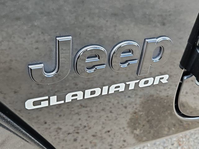 Used 2021 Jeep Gladiator Overland image 32