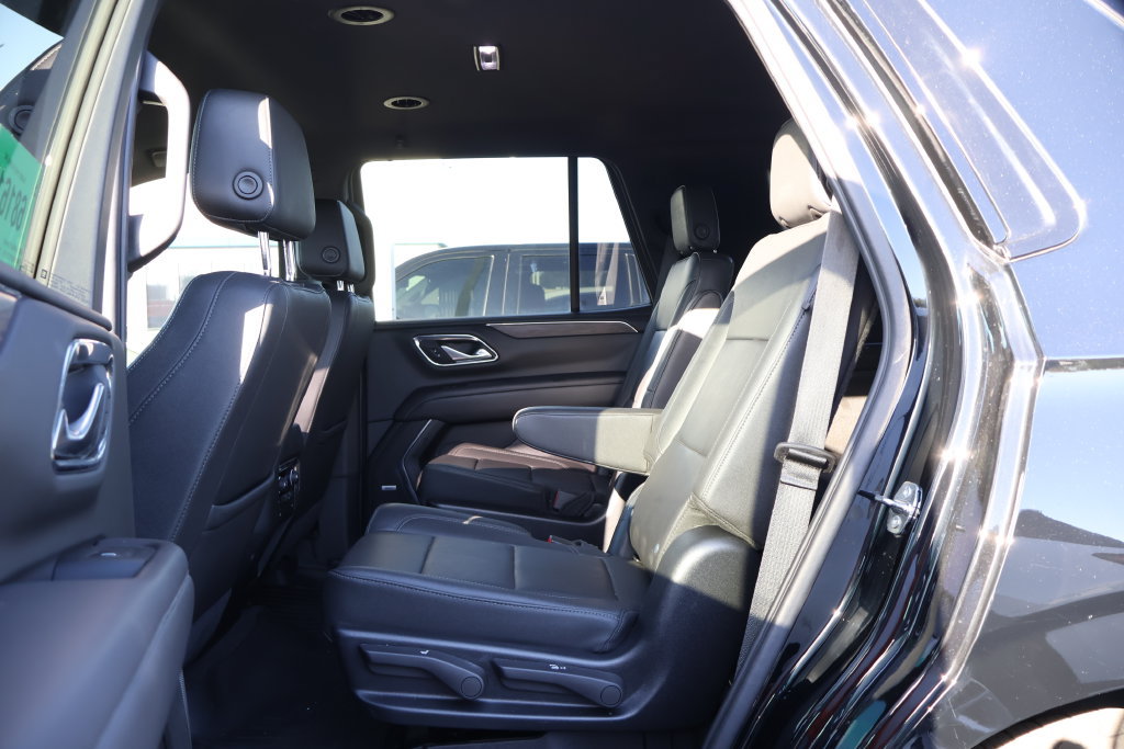 Used 2022 Chevrolet Tahoe Z71 w/ Luxury Package AWD/4WD image 35