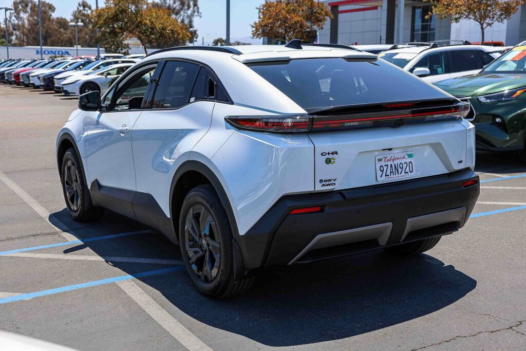 Certified 2026 Toyota C-HR AWD/4WD image 23