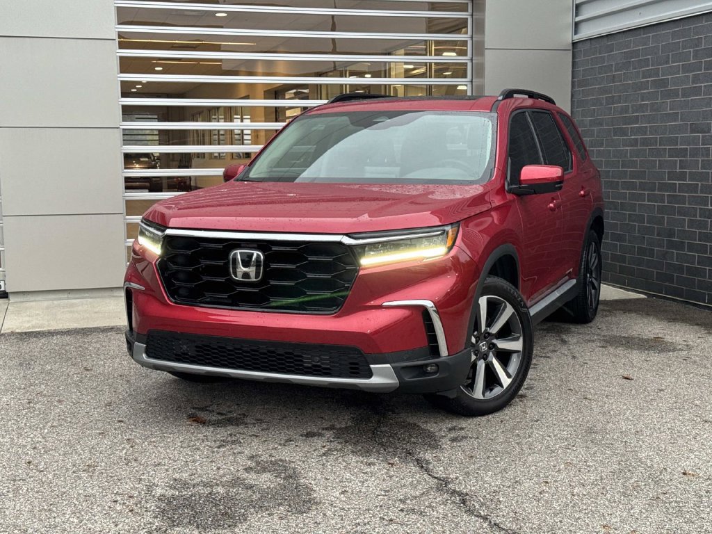 Used 2025 Honda Pilot Touring