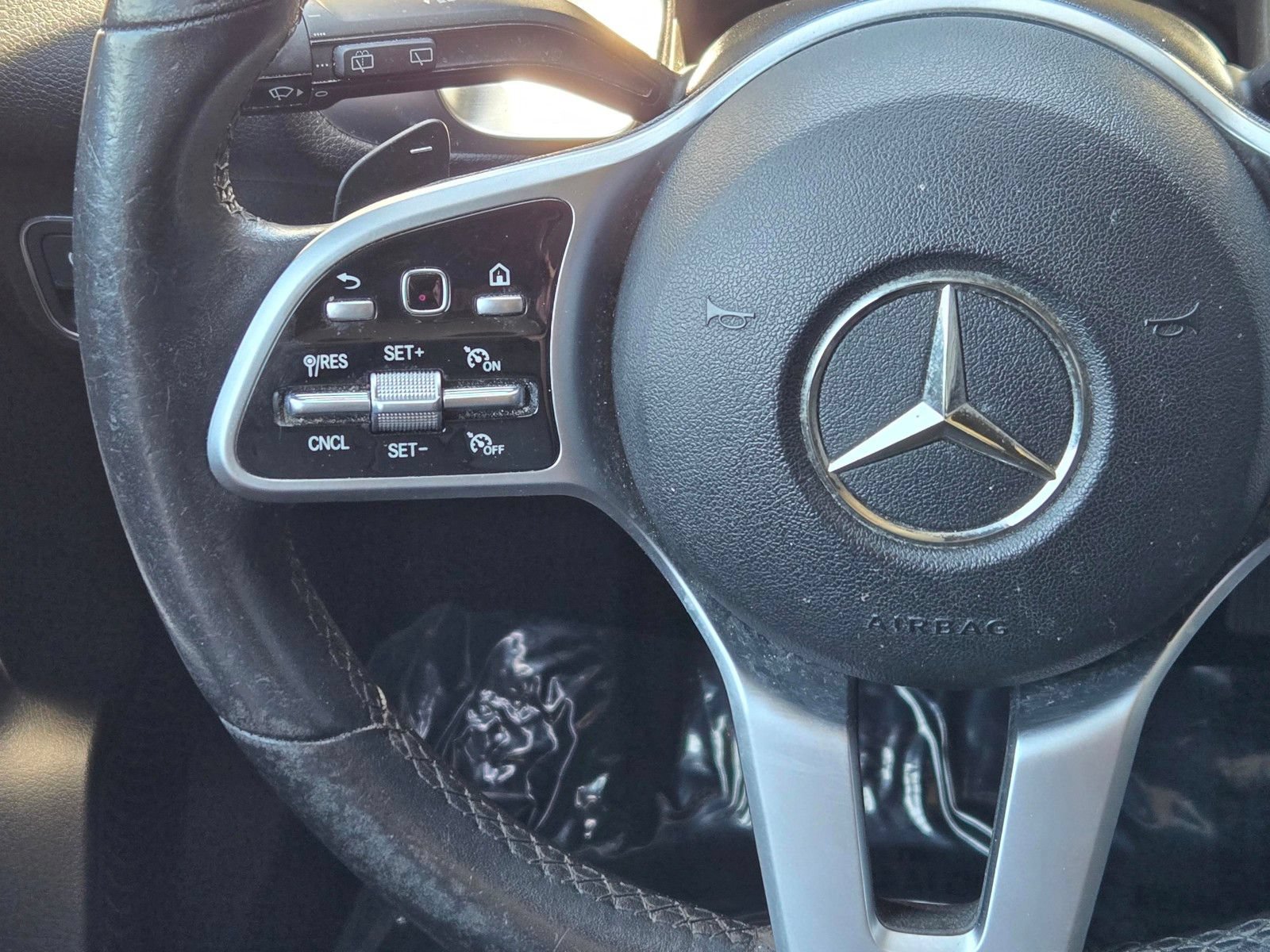 Used 2021 Mercedes-Benz GLB 250 4MATIC w/ Premium Package image 16