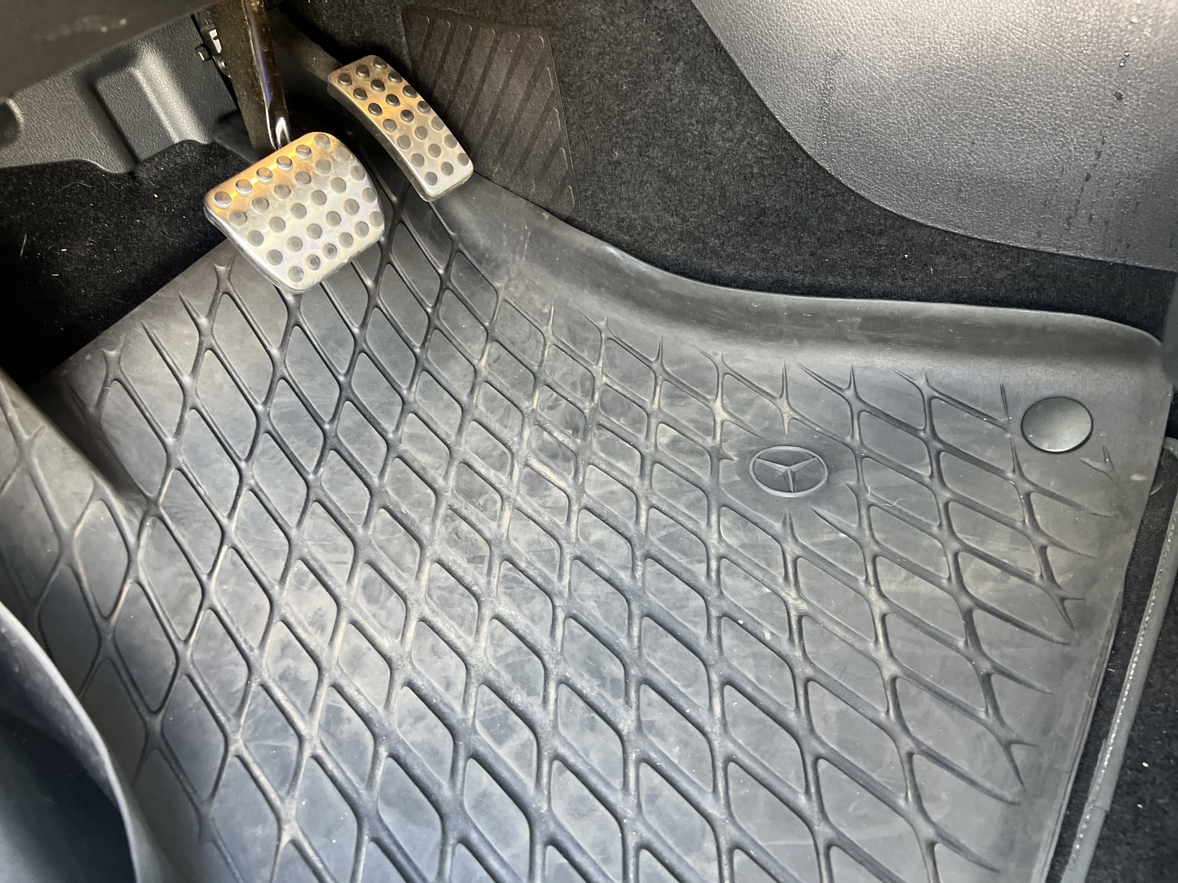 Certified 2021 Mercedes-Benz GLB 35 AMG 4MATIC image 17