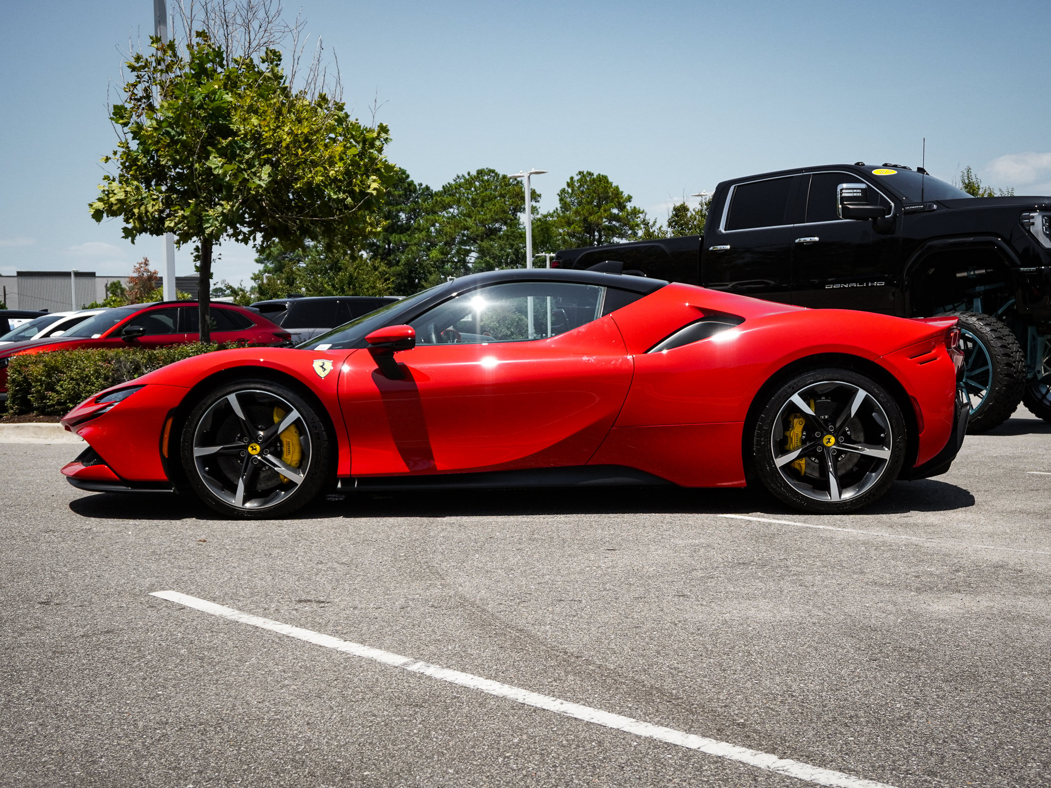 Used 2022 Ferrari SF90 Stradale AWD/4WD image 7