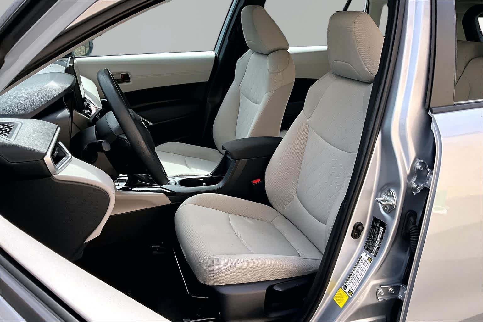 Used 2024 Toyota Corolla Cross L FWD image 8