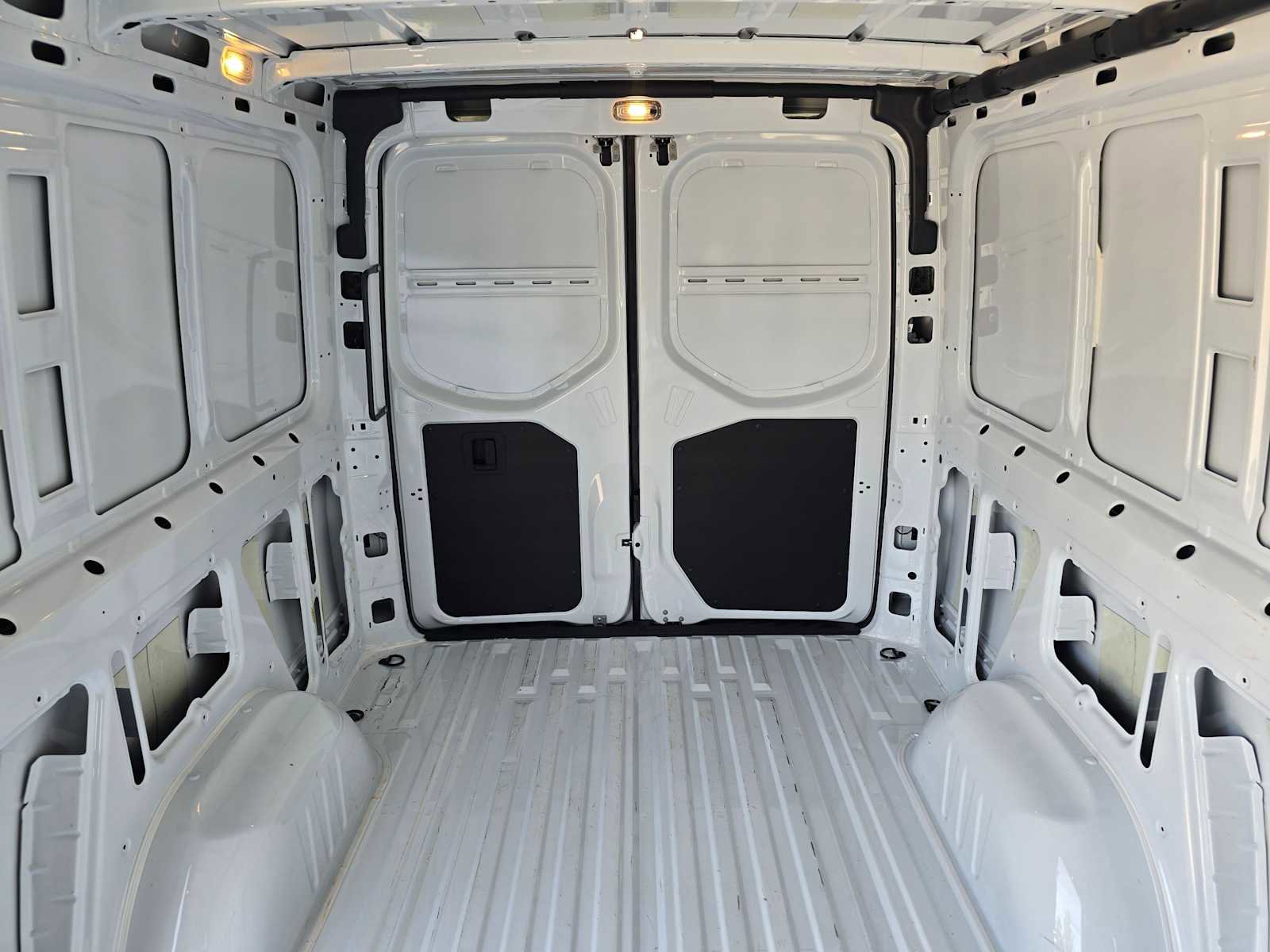 Used 2025 Mercedes-Benz Sprinter 2500 image 14