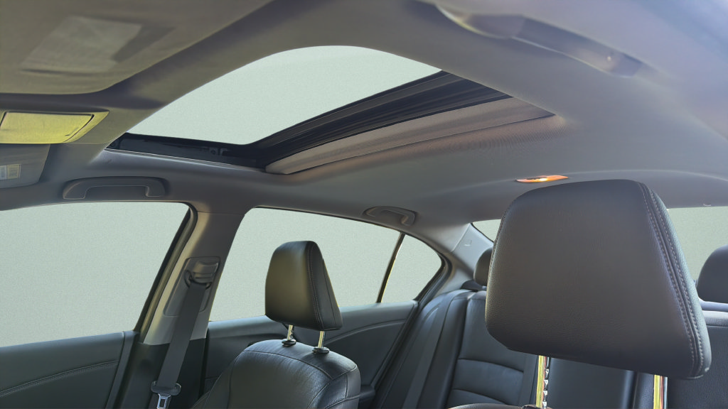 Used 2016 Honda Accord Touring image 29