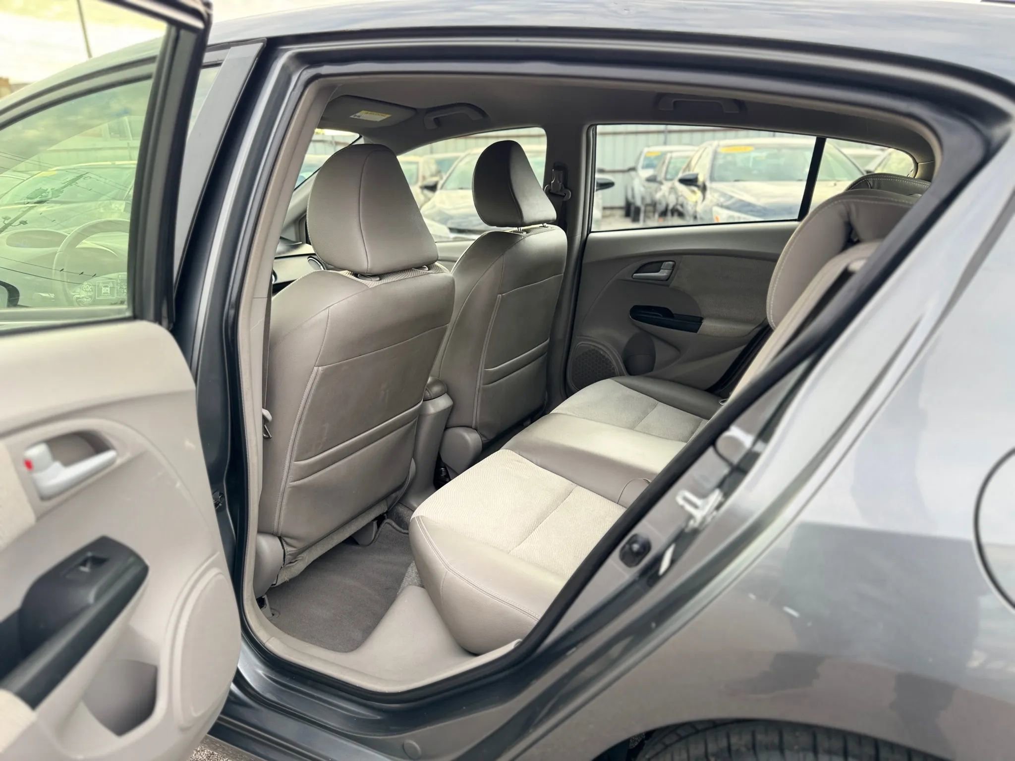 Used 2013 Honda Insight EX image 17