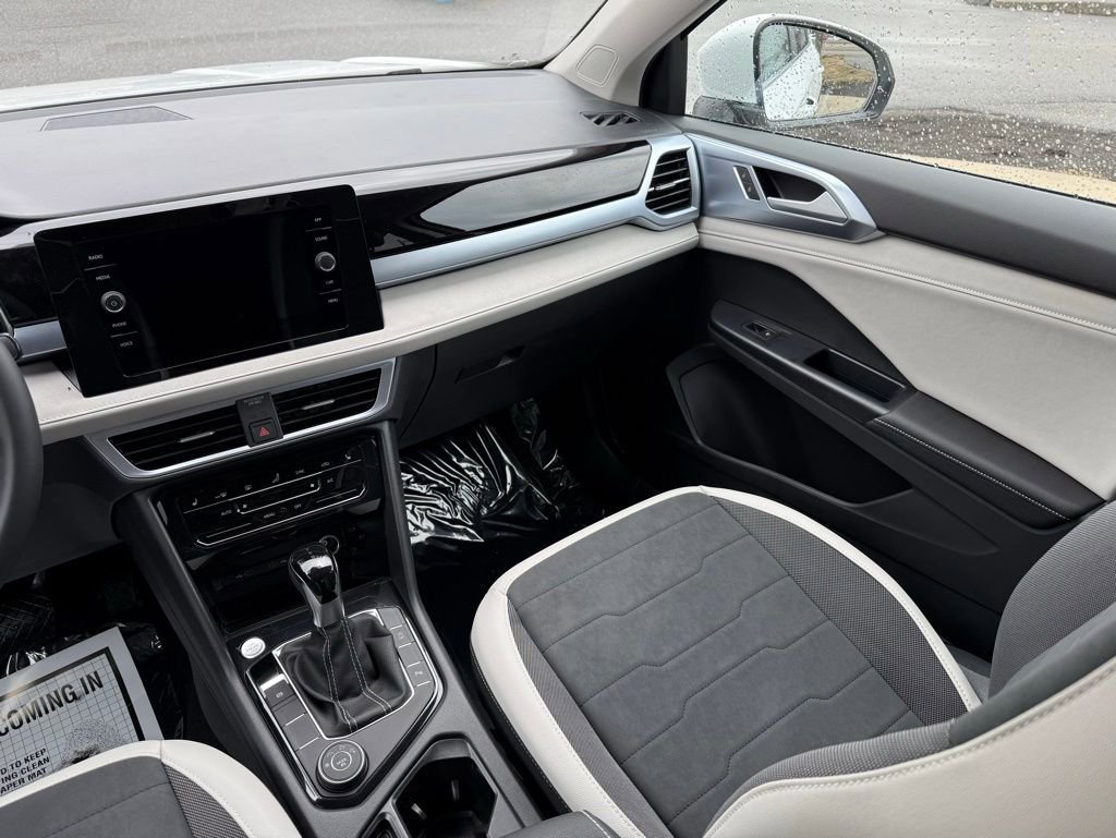 New 2026 Volkswagen Taos SE image 33