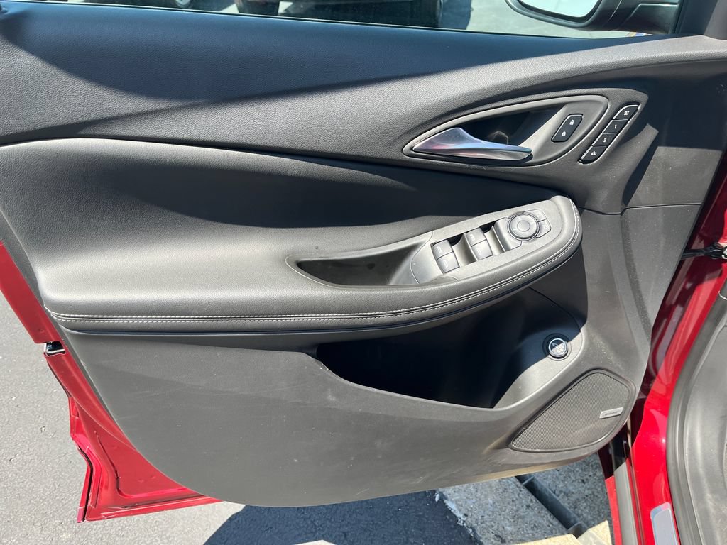 Used 2024 Buick Encore GX Avenir w/ Avenir Technology Package FWD image 11