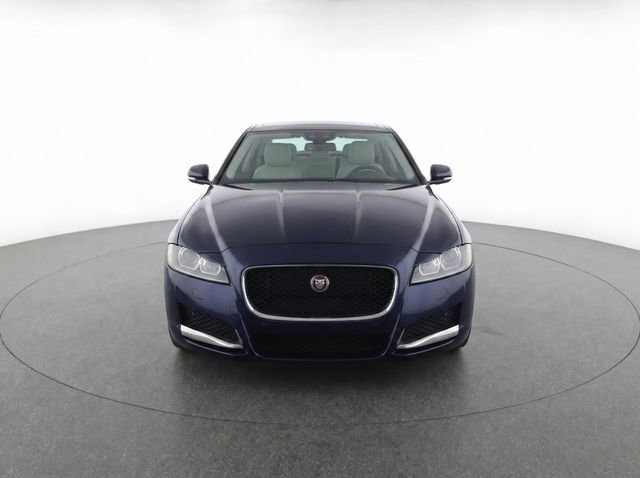 Used 2016 Jaguar XF Prestige RWD image 5