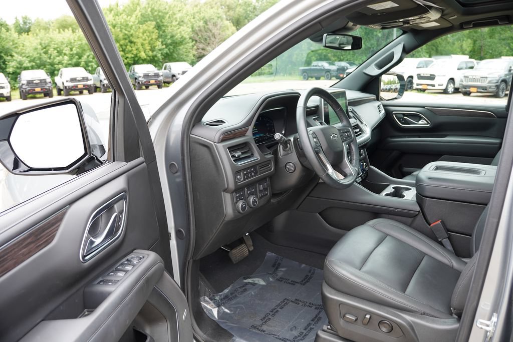 Certified 2024 Chevrolet Tahoe Z71 w/ Luxury Package AWD/4WD image 15