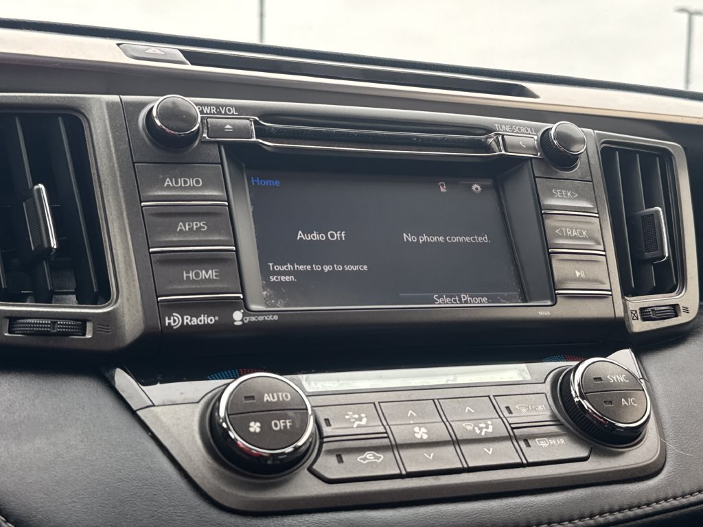 Used 2015 Toyota RAV4 XLE AWD/4WD image 22