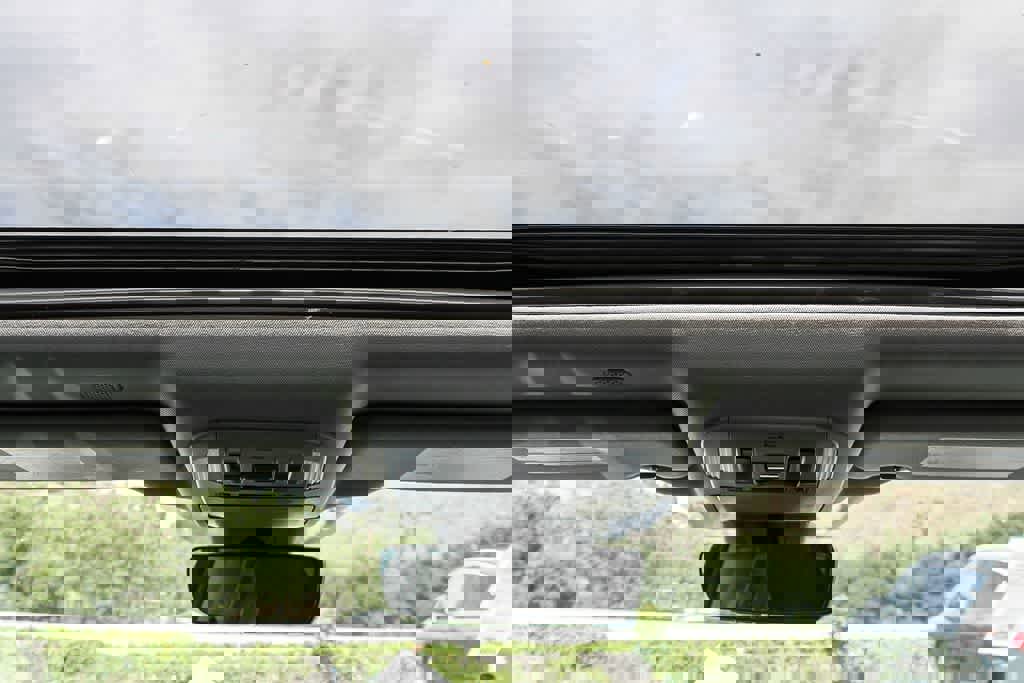 Used 2021 Toyota Highlander XLE image 12