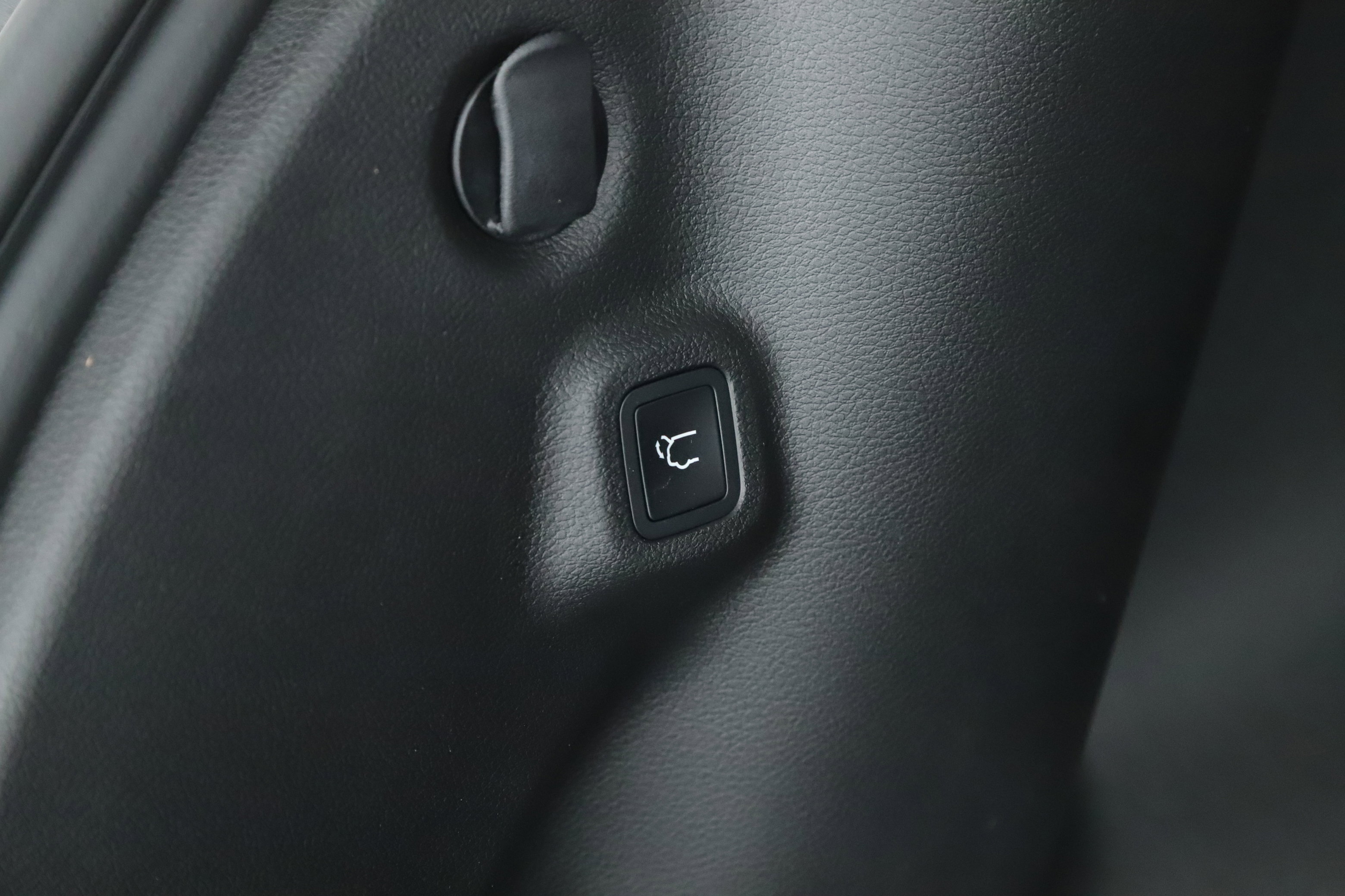 New 2026 Jeep Compass Limited w/ Sun, Sound & Navigation Group image 19